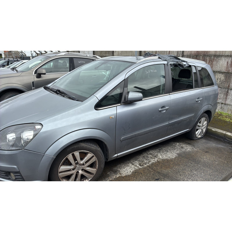 Feu arriere principal gauche (feux) OPEL ZAFIRA B Photo n°11