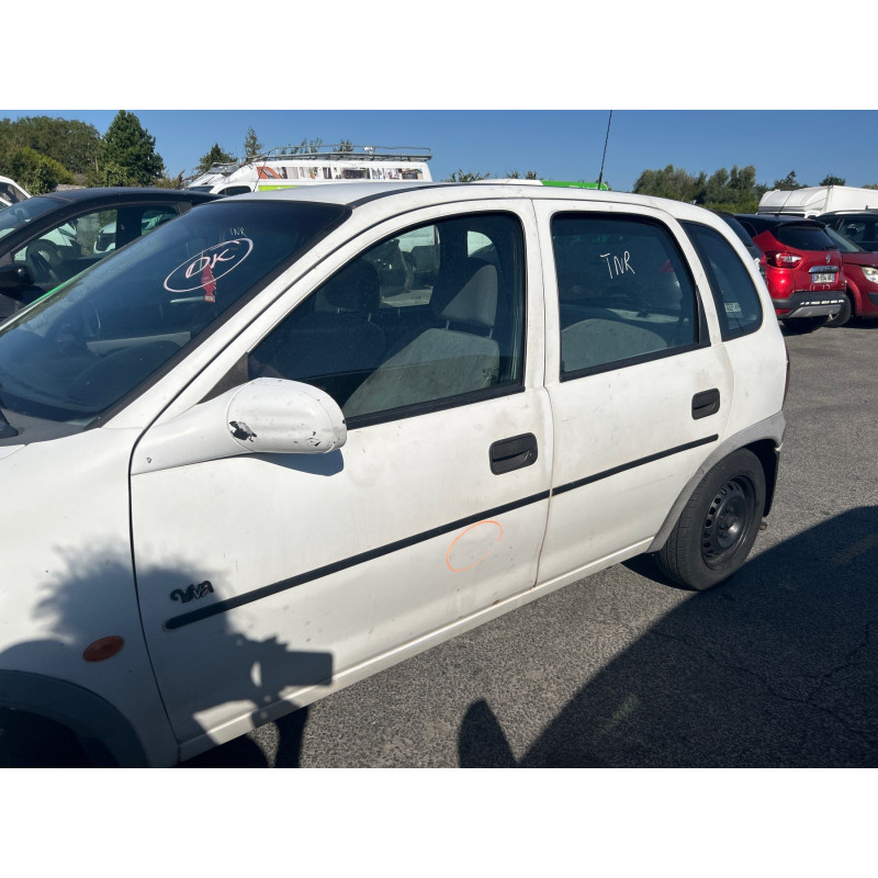 Moteur essuie glace avant OPEL CORSA B Photo n°18