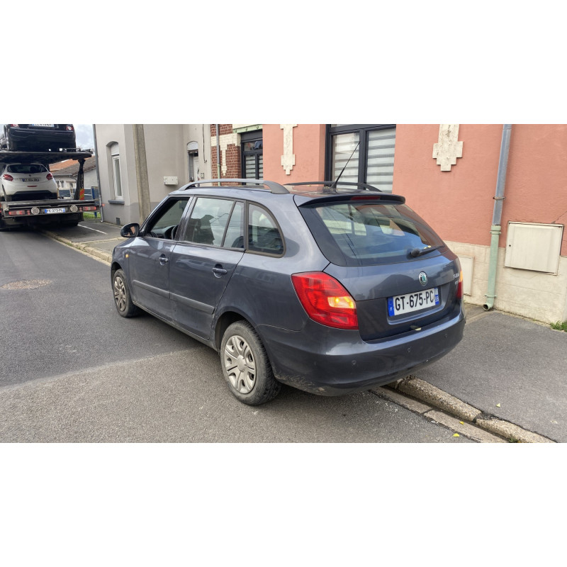 Pare choc avant SKODA FABIA 2 Photo n°9