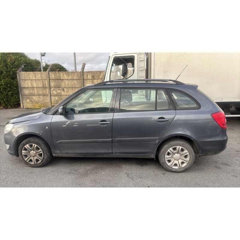 Pare choc avant SKODA FABIA 2 Photo n°18