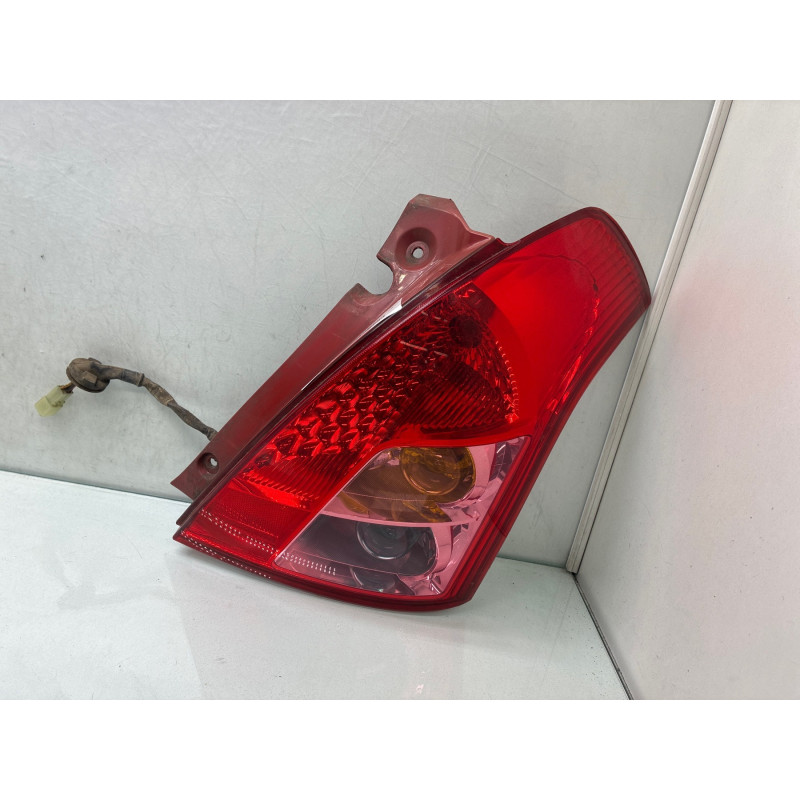 Feu arriere principal droit (feux) SUZUKI SWIFT 3 Photo n°3