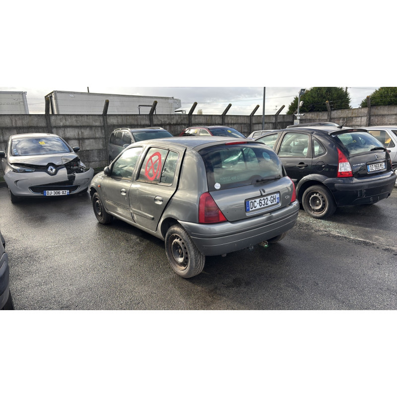 Feu arriere principal gauche (feux) RENAULT CLIO 2 Photo n°6