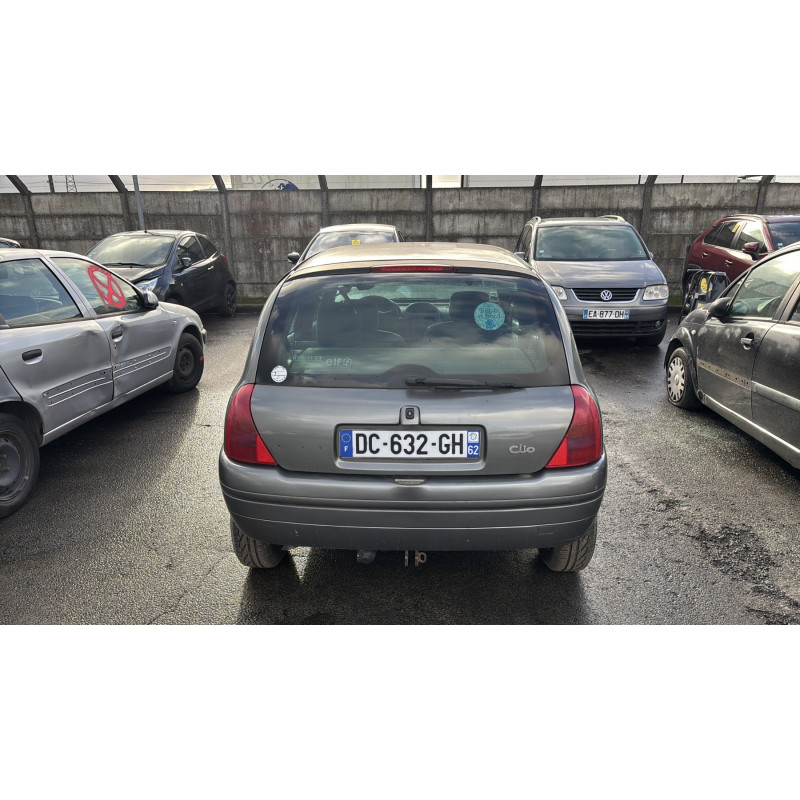Feu arriere principal gauche (feux) RENAULT CLIO 2 Photo n°8