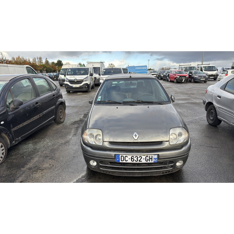 Feu arriere principal gauche (feux) RENAULT CLIO 2 Photo n°10