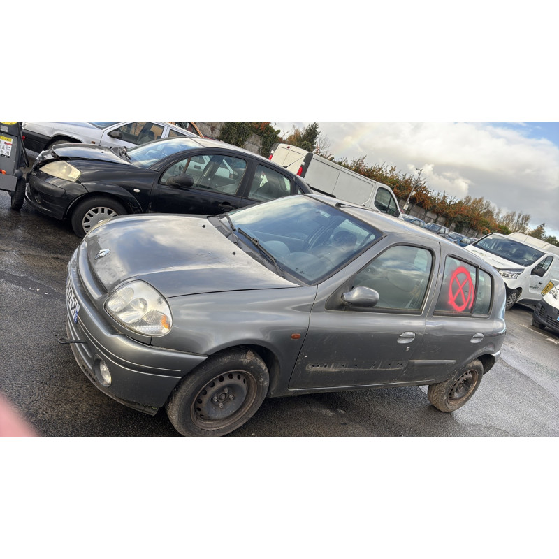 Feu arriere principal gauche (feux) RENAULT CLIO 2 Photo n°11
