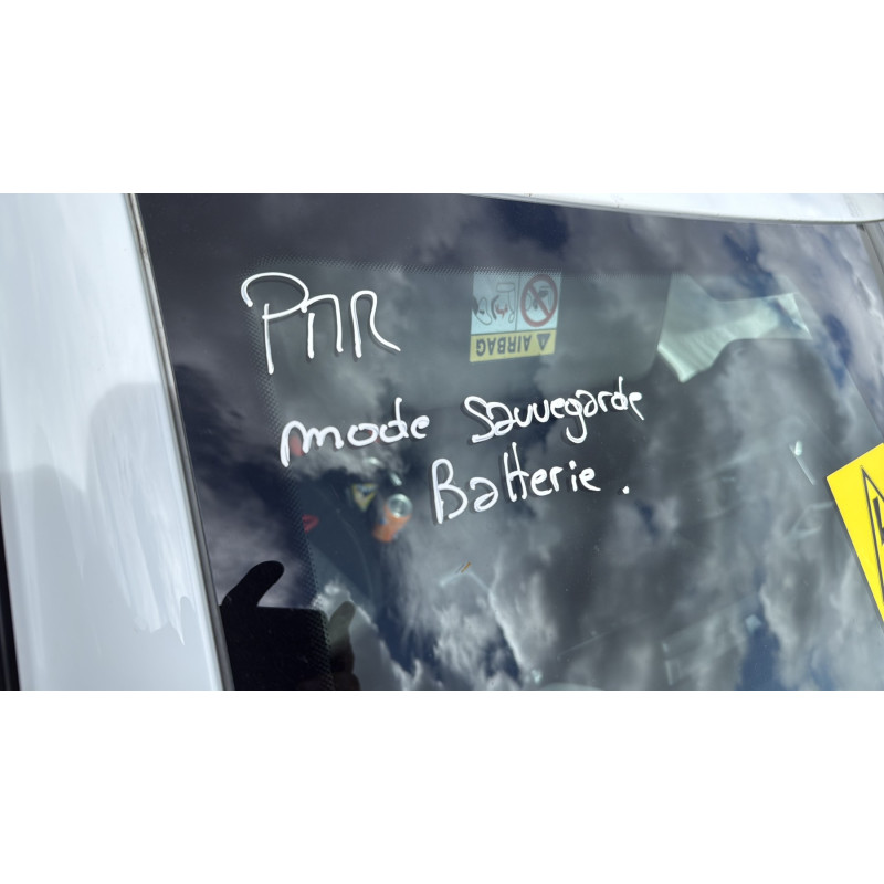 RENAULT CLIO 5 PHASE 1 1.6i - 16V SCE 145 E-TECH Photo n°19