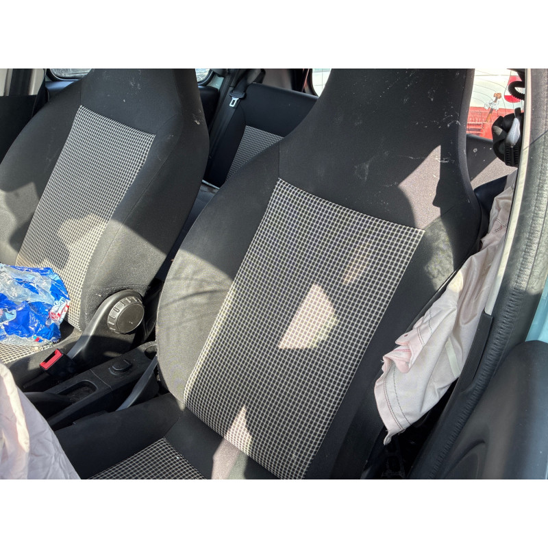 RENAULT TWINGO 3 PHASE 1 1.0i - 12V SCE 65 Photo n°9