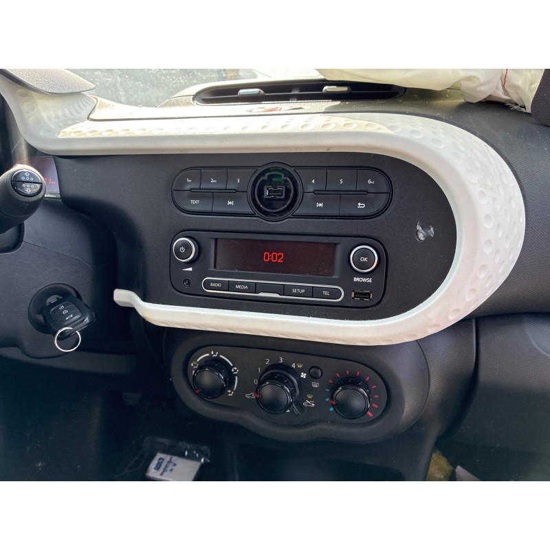 RENAULT TWINGO 3 PHASE 1 1.0i - 12V SCE 65 Photo n°13