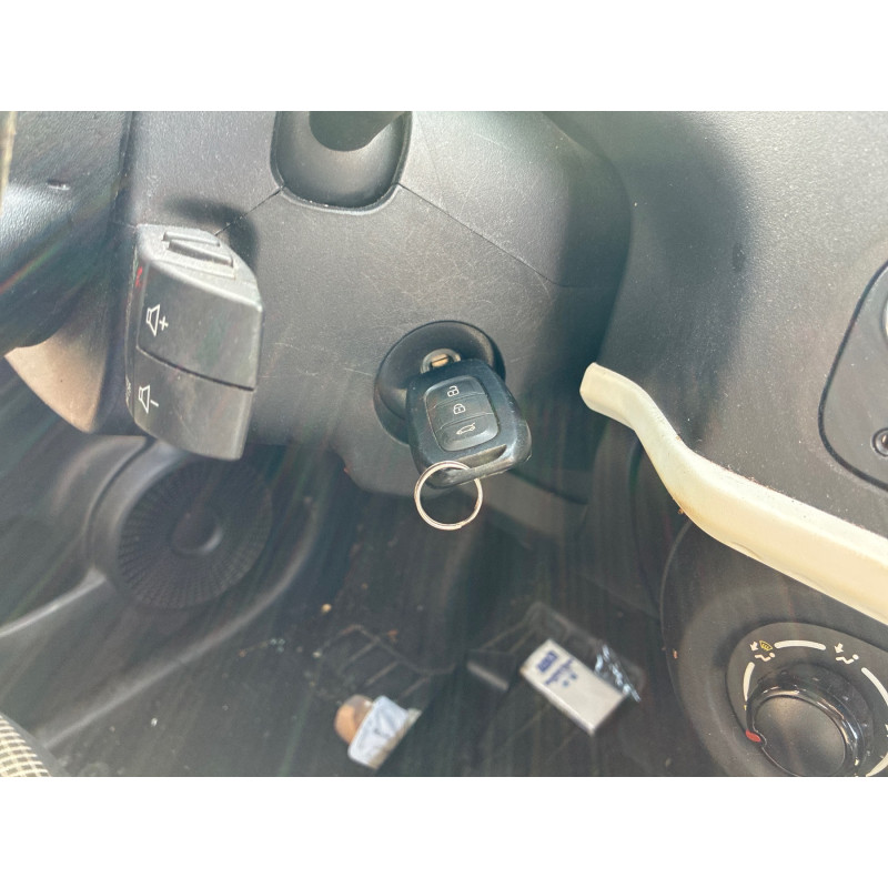 RENAULT TWINGO 3 PHASE 1 1.0i - 12V SCE 65 Photo n°14