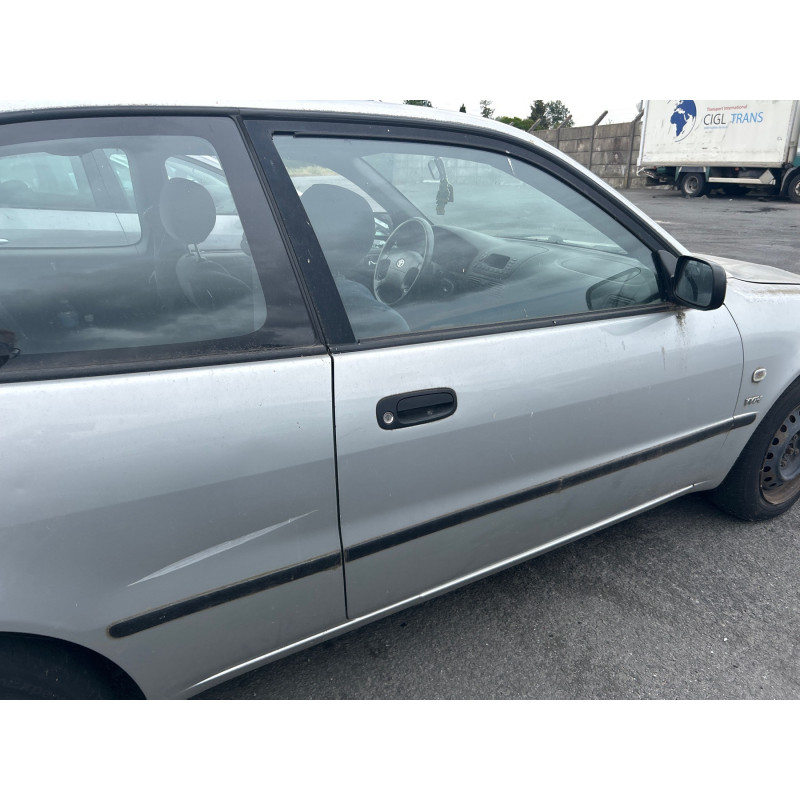 Feu arriere principal gauche (feux) TOYOTA COROLLA 9 Photo n°4