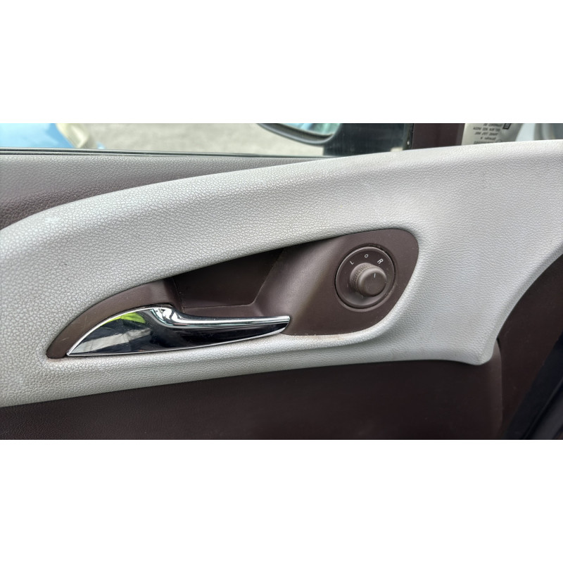 Boite a gants OPEL MERIVA B Photo n°19