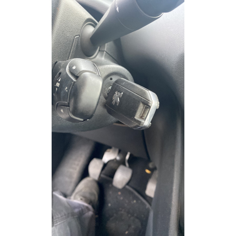 Poignee porte arriere gauche PEUGEOT 208 1 Photo n°6