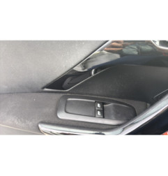 Poignee porte arriere gauche PEUGEOT 208 1