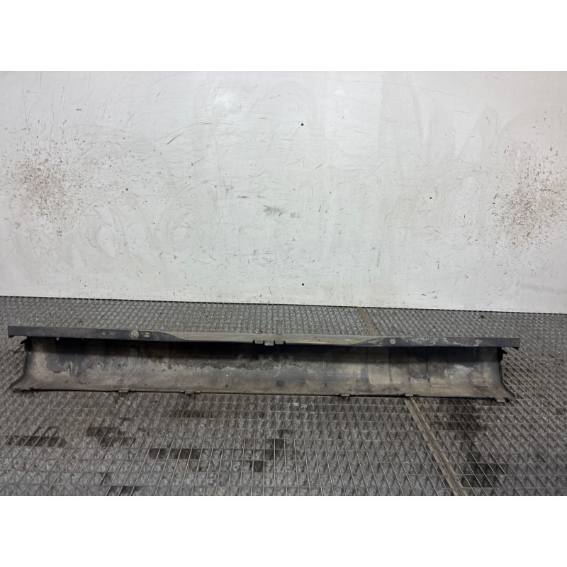 Pare choc arriere MERCEDES VITO 639 Photo n°4
