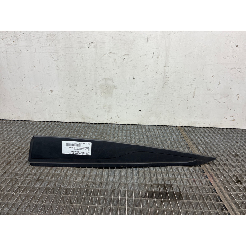 Baguette de porte arriere gauche  RENAULT CLIO 4 Photo n°2