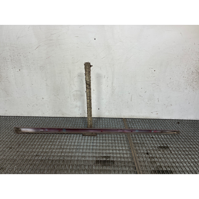Baguette de porte avant gauche VOLKSWAGEN GOLF 5 Photo n°3