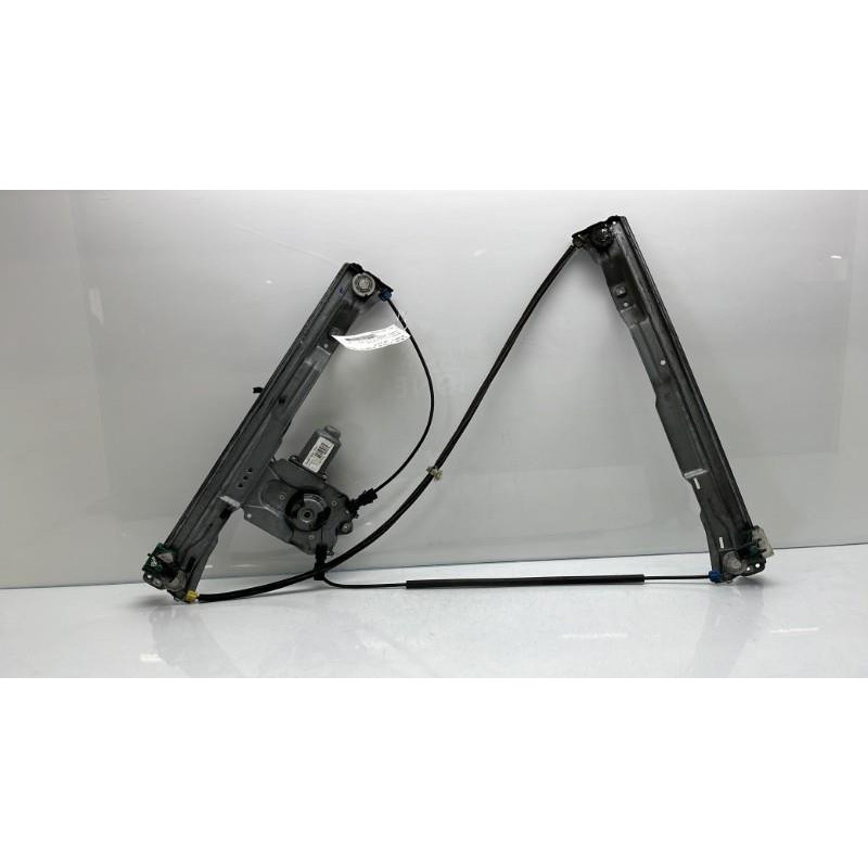 Leve vitre electrique avant droit RENAULT CLIO 3 Photo n°3