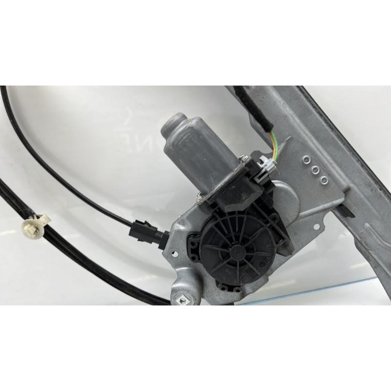 Leve vitre electrique avant droit RENAULT CLIO 3 Photo n°9