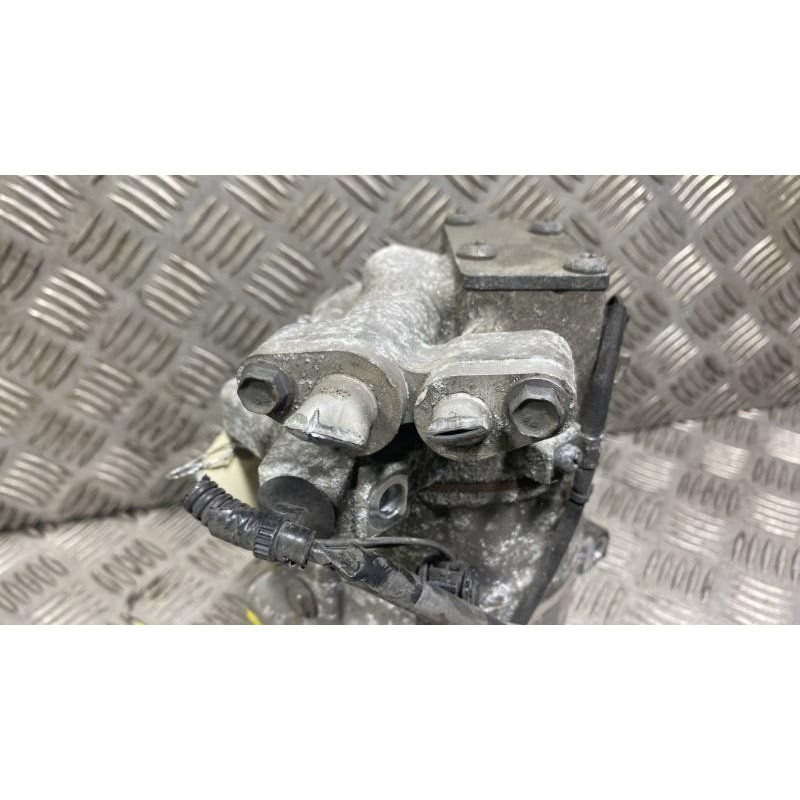 Compresseur clim RENAULT CLIO 4 Photo n°3