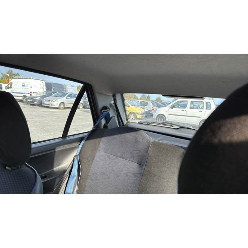 Feu arriere stop central CITROEN SAXO Photo n°18
