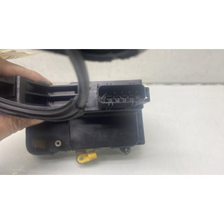 Serrure avant droit FORD FIESTA 5