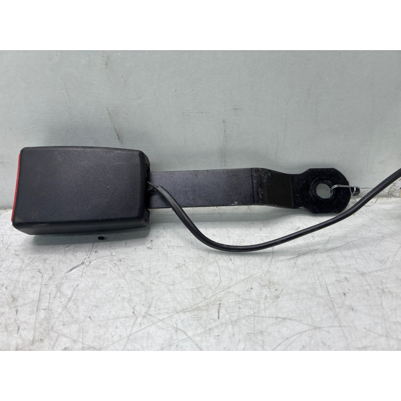 Attache ceinture avant gauche RENAULT CLIO 3 Photo n°2