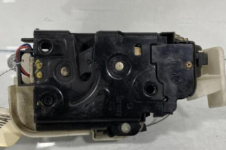 Serrure avant droit VOLKSWAGEN PASSAT 4