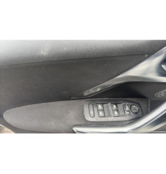 Feu arriere secondaire gauche (feux) PEUGEOT 2008 1