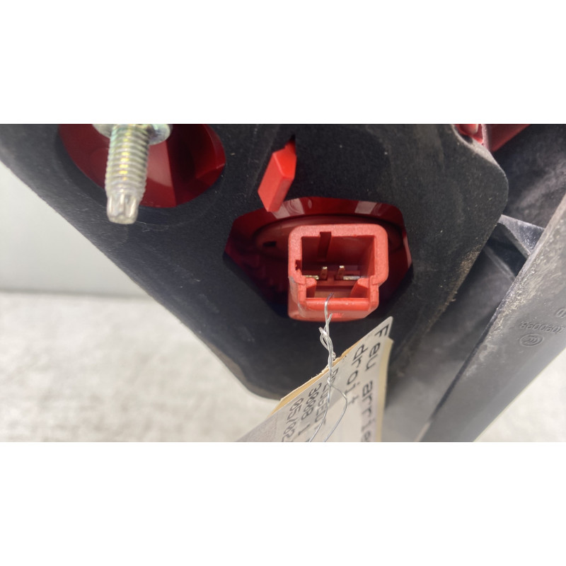 Feu arriere secondaire droit (feux) PEUGEOT 3008 1 Photo n°3