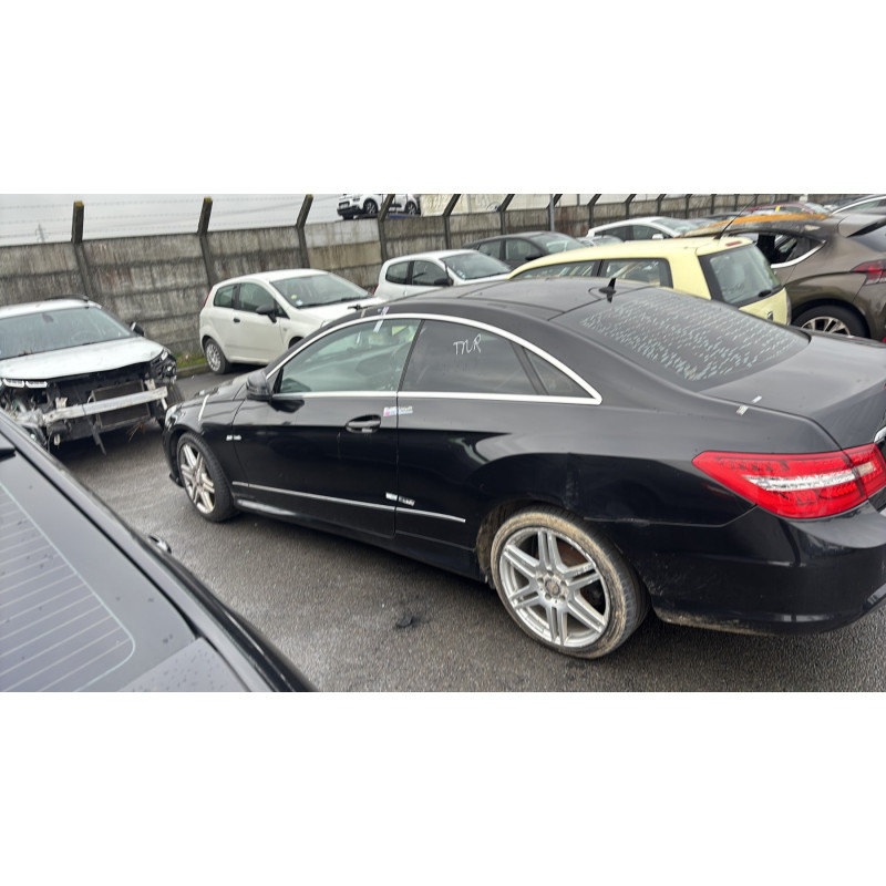 Feu arriere secondaire gauche (feux) MERCEDES CLASSE E 207 Photo n°9