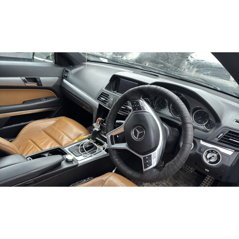 Feu arriere secondaire gauche (feux) MERCEDES CLASSE E 207 Photo n°16