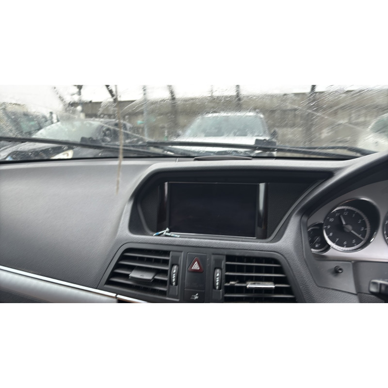 Feu arriere secondaire gauche (feux) MERCEDES CLASSE E 207 Photo n°20