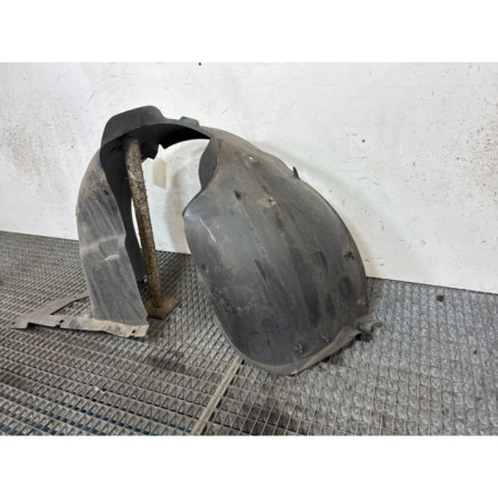 Pare boue avant droit PEUGEOT 208 1