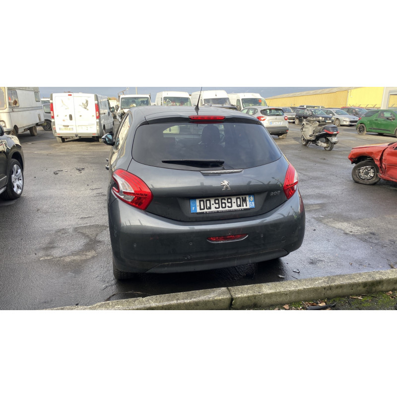Pare boue avant droit PEUGEOT 208 1 Photo n°9