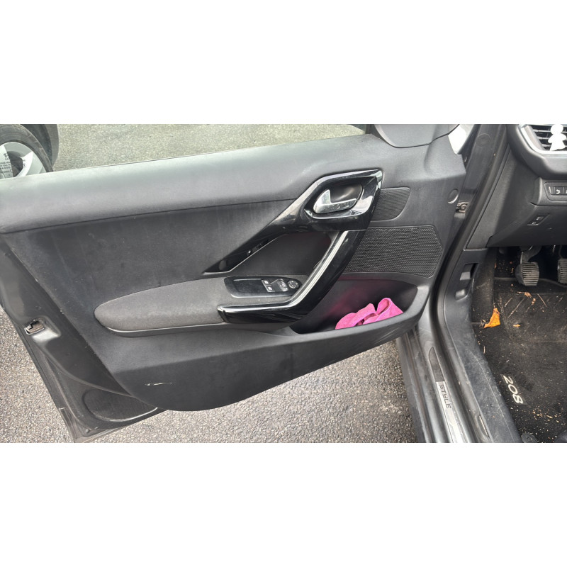 Pare boue avant droit PEUGEOT 208 1 Photo n°18
