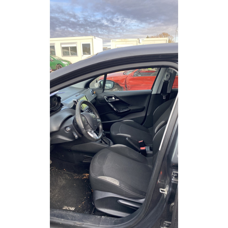 Pare boue avant gauche PEUGEOT 208 1 Photo n°11