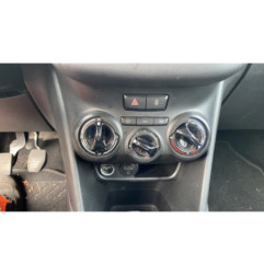 Pare boue avant gauche PEUGEOT 208 1