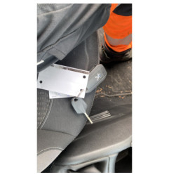 Pare boue avant gauche PEUGEOT 208 1