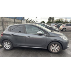 Pare boue avant gauche PEUGEOT 208 1