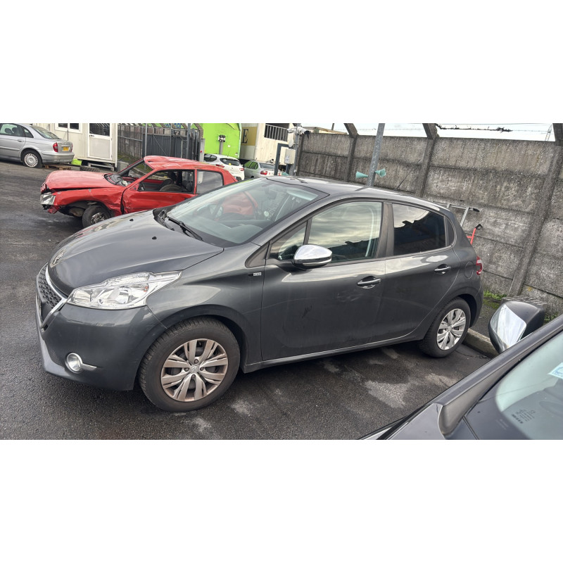 Pare boue avant gauche PEUGEOT 208 1 Photo n°17