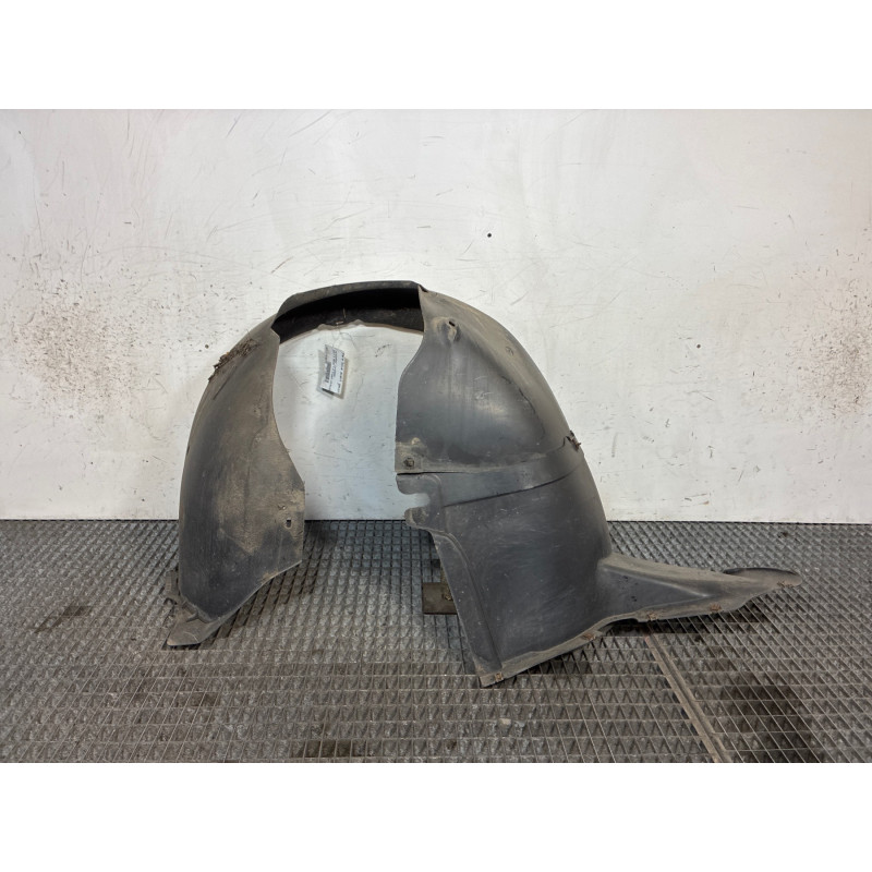 Pare boue avant gauche VOLKSWAGEN GOLF 5 Photo n°3