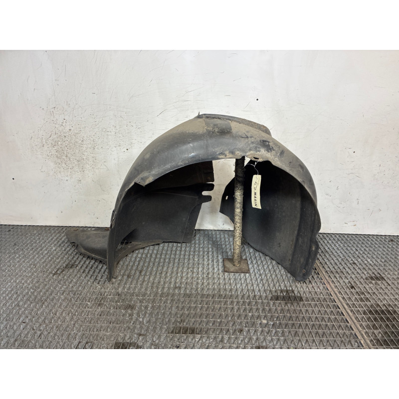 Pare boue avant gauche VOLKSWAGEN GOLF 5 Photo n°4
