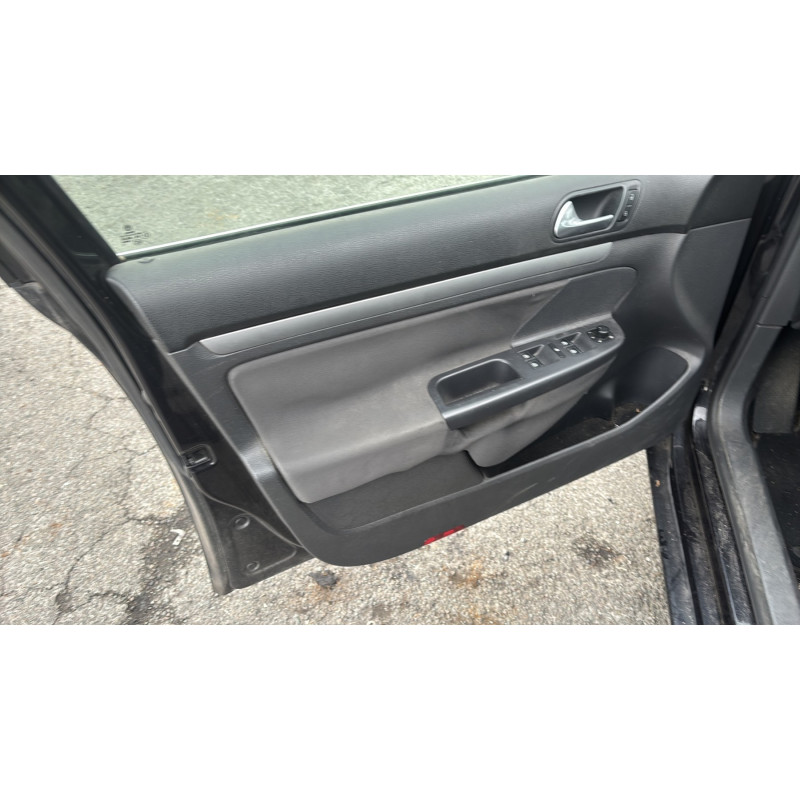 Pare boue avant gauche VOLKSWAGEN GOLF 5 Photo n°9