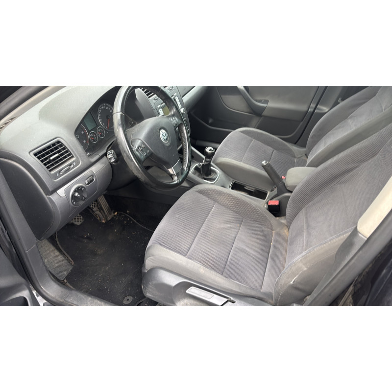 Pare boue avant gauche VOLKSWAGEN GOLF 5 Photo n°10
