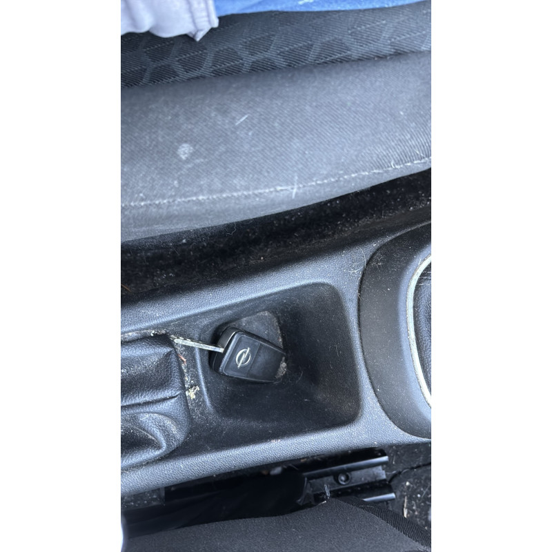 Pare boue avant gauche OPEL CORSA E Photo n°6