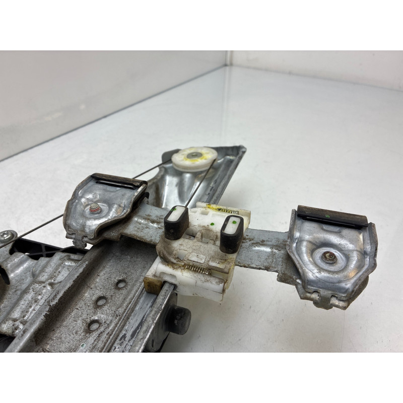 Leve vitre electrique arriere gauche OPEL MERIVA B Photo n°3