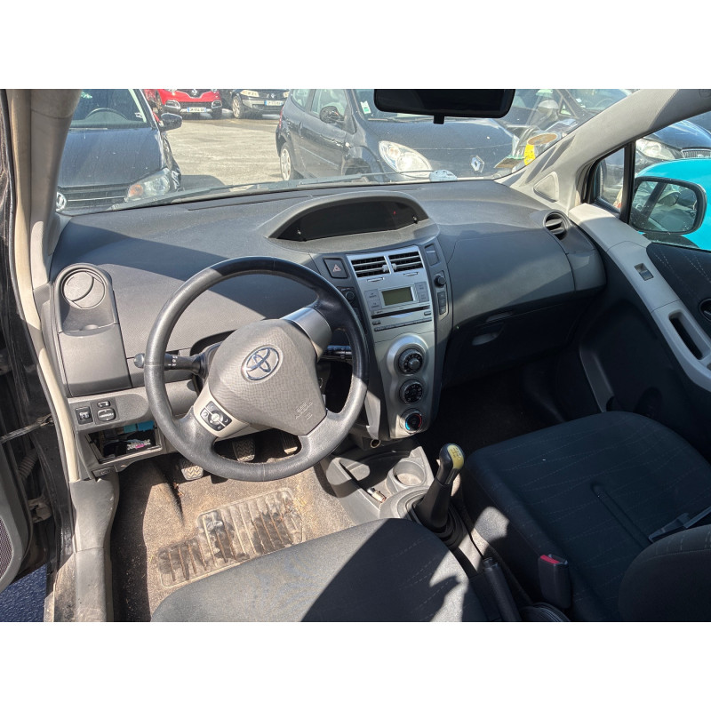 Pare boue avant gauche TOYOTA YARIS 2 Photo n°14