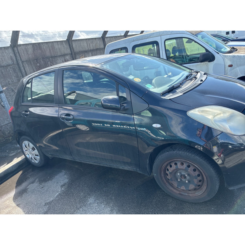 Pare boue avant droit TOYOTA YARIS 2 Photo n°11