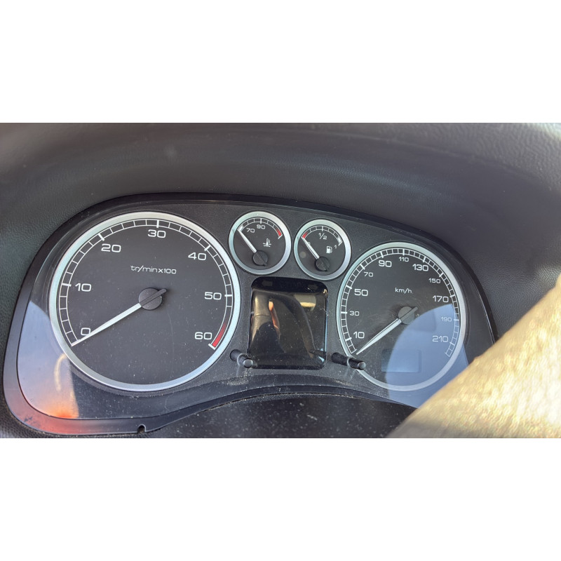 Pare boue avant gauche PEUGEOT 307 Photo n°20