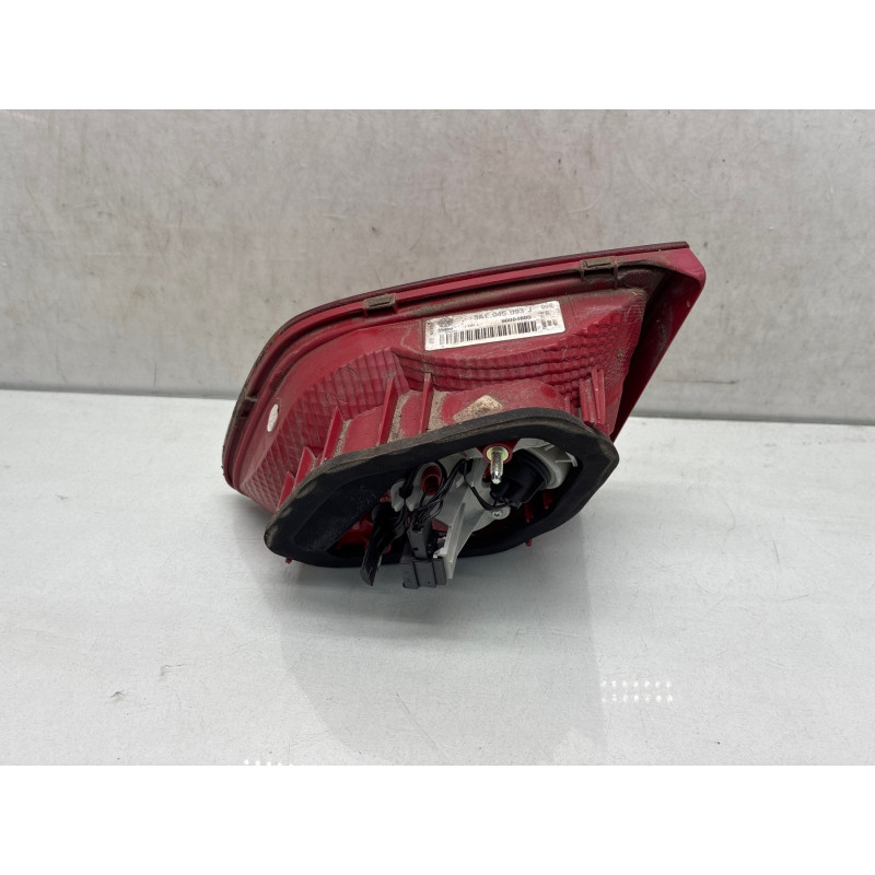 Feu arriere secondaire gauche (feux) VOLKSWAGEN PASSAT 6 Photo n°4